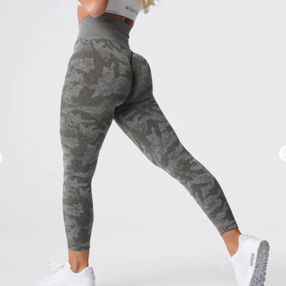 NVGTN Khaki Green Camo Seamless Leggings
